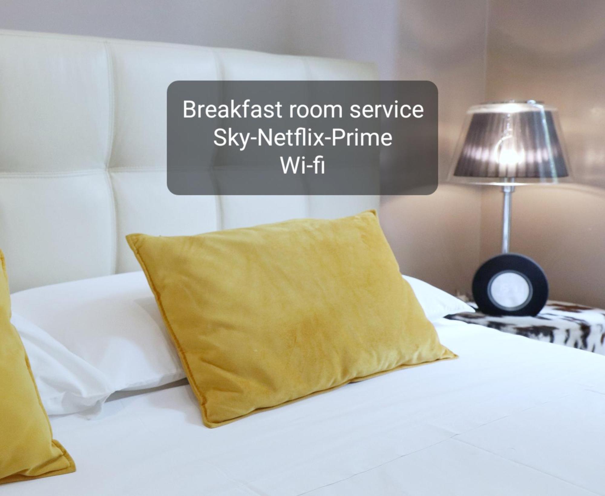 La Dolce Vita Luxury Apartment-Via Solari, Milan